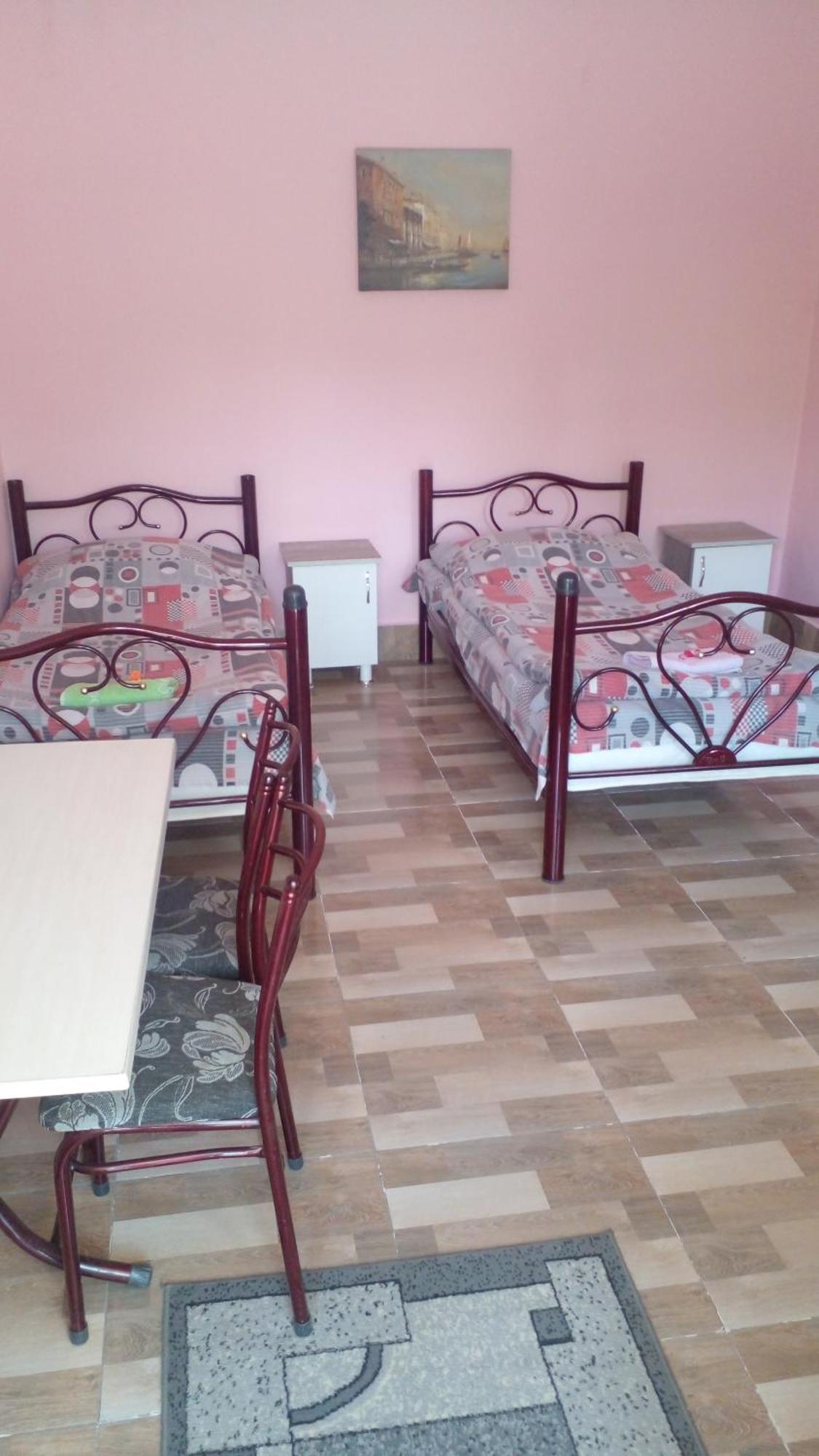 Giorgi'S Homestay Kutaisi Exterior photo
